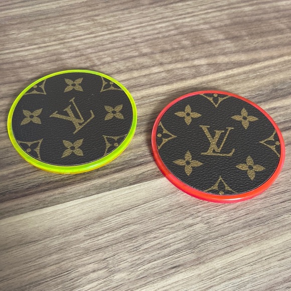 Louis Vuitton monogram coasters. Set of 2 - Picture 6 of 15